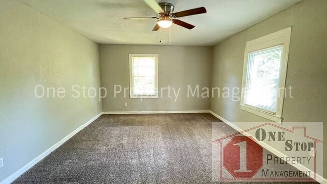 Building Photo - Beautiful 4 Bedroom 2 Bathroom Home in Kan...