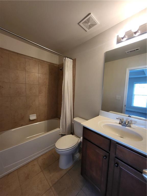 Building Photo - 2428 Hadlow Ln