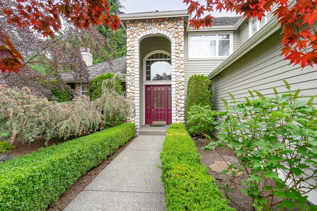 Building Photo - 4 Bed / 3 Ba Woodinville Home