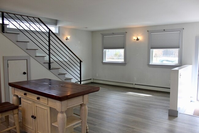 Building Photo - 44 True Rd