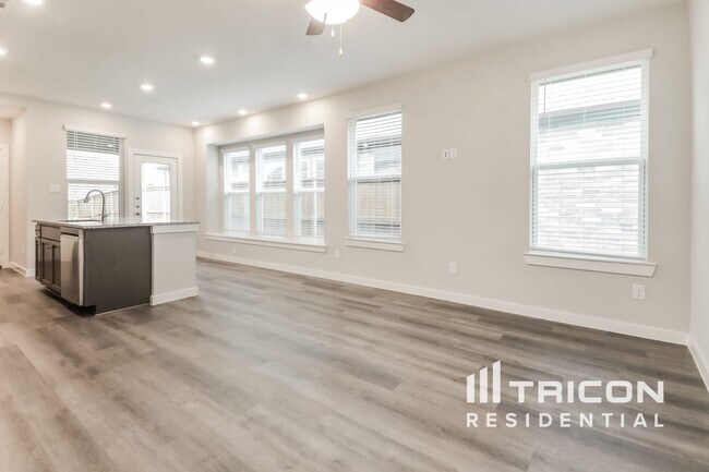 Building Photo - 2524 Dulaney Dr