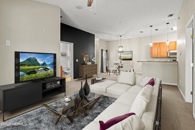 Building Photo - 7043 Deer Lodge Cir