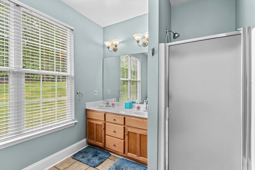 Building Photo - 7228 Lynbrook Cir