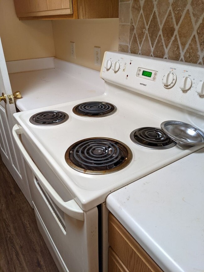 Building Photo - 2201 Waldrop Pl