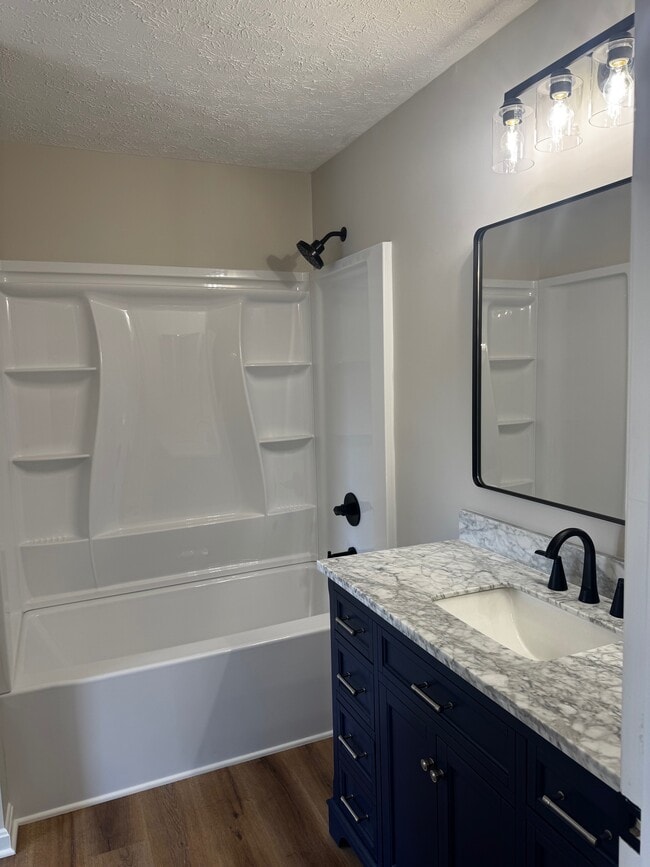 Building Photo - 607 Emmy Dee Dr