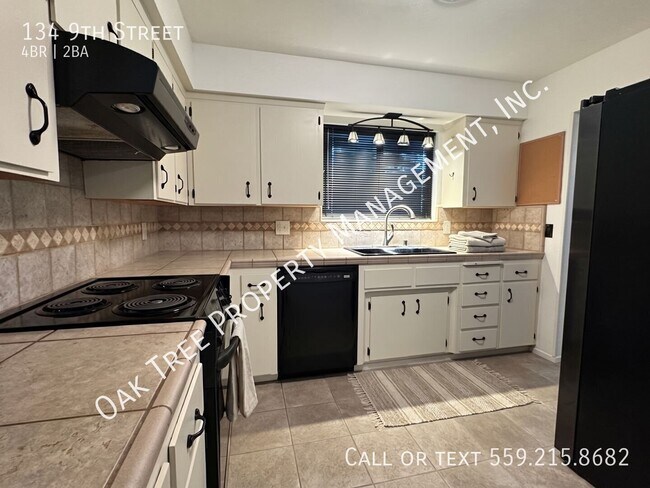 Building Photo - 134 9th St