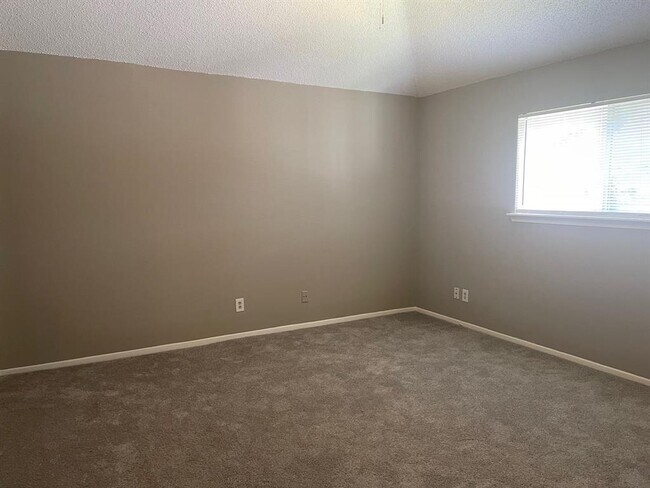 Building Photo - 2220 Millstone Dr