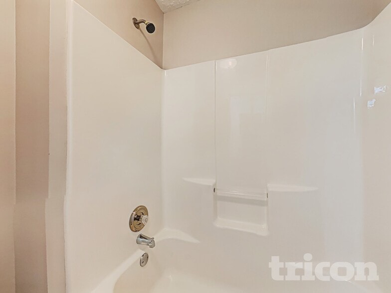 Building Photo - 610 Stonecrest Dr