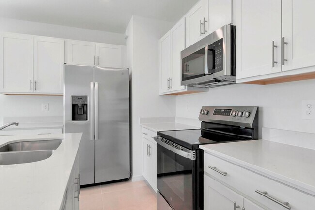 Building Photo - Brand-New 3BR/2.5BA Townhome in Lakewood Ranch — Internet, Trash & Lawn Care Included