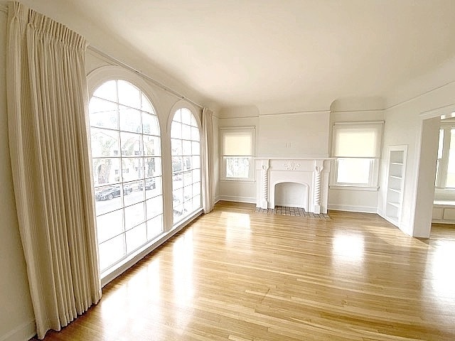 Primary Photo - 25 Falcon Ave