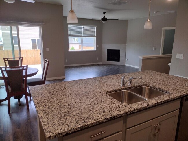 Building Photo - 14563 Piedmontese Dr