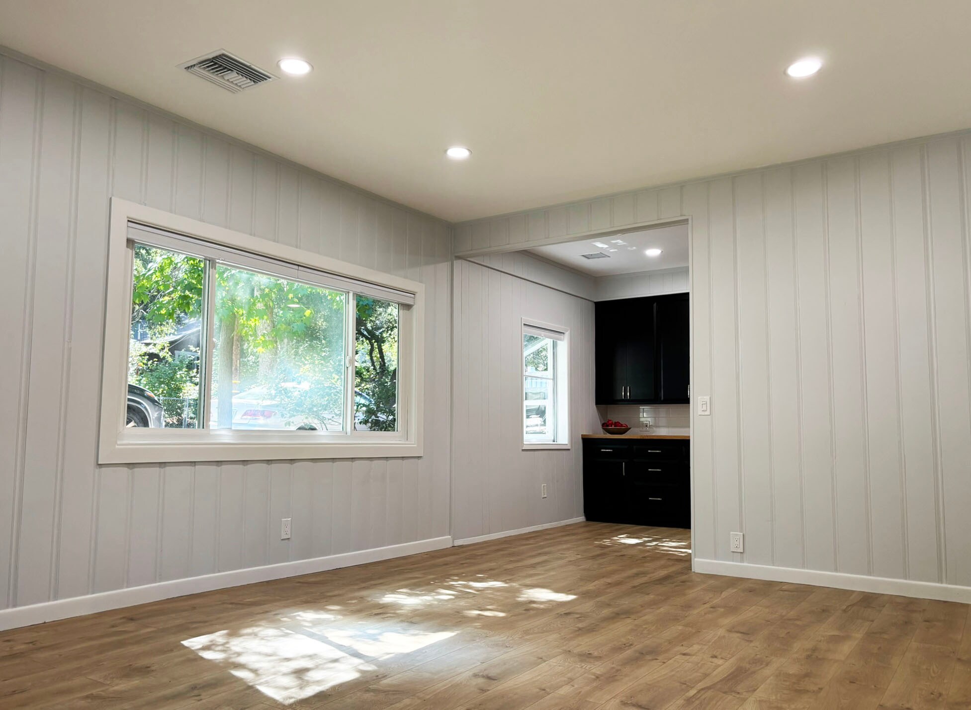 Building Photo - 9739 Pinewood Ave
