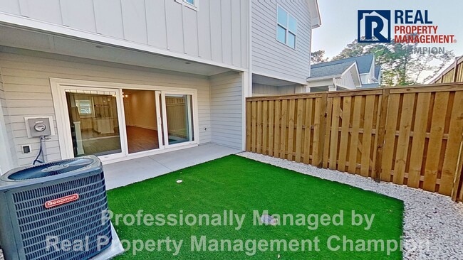 Building Photo - Newly Constructed Luxury Townhomes in Porters Neck