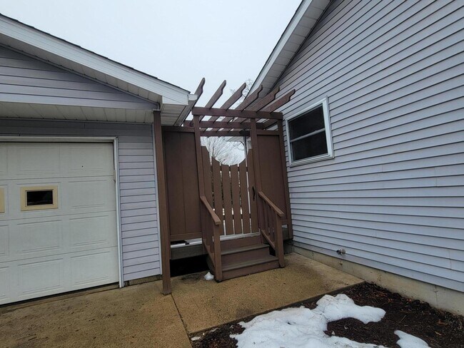 Building Photo - 3539 East St