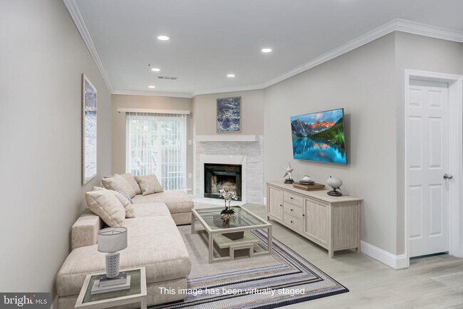 Building Photo - 273 S Pickett St