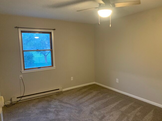 Building Photo - 3516 Valencia Dr