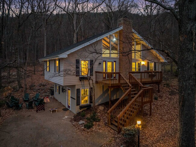 Building Photo - 2964 Hopkins Dr