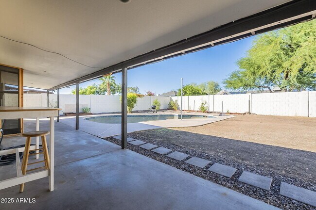Building Photo - 2436 E Javelina Ave