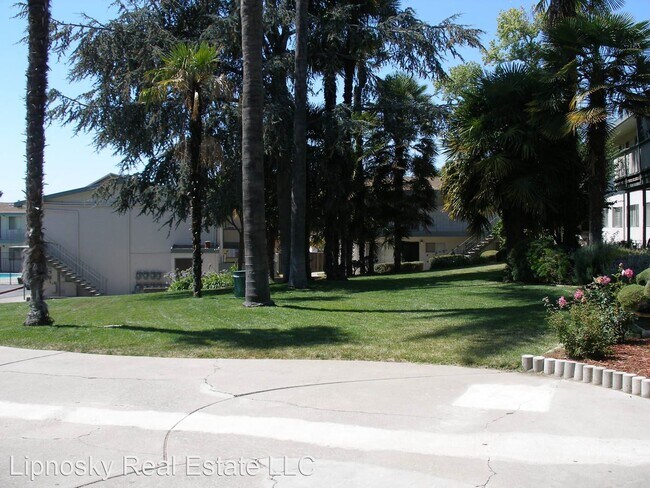 Building Photo - 1711 Tanager Ave