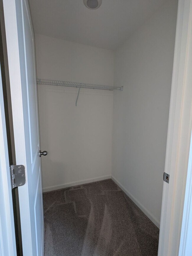 Building Photo - Beautiful Home in Elizabethtown