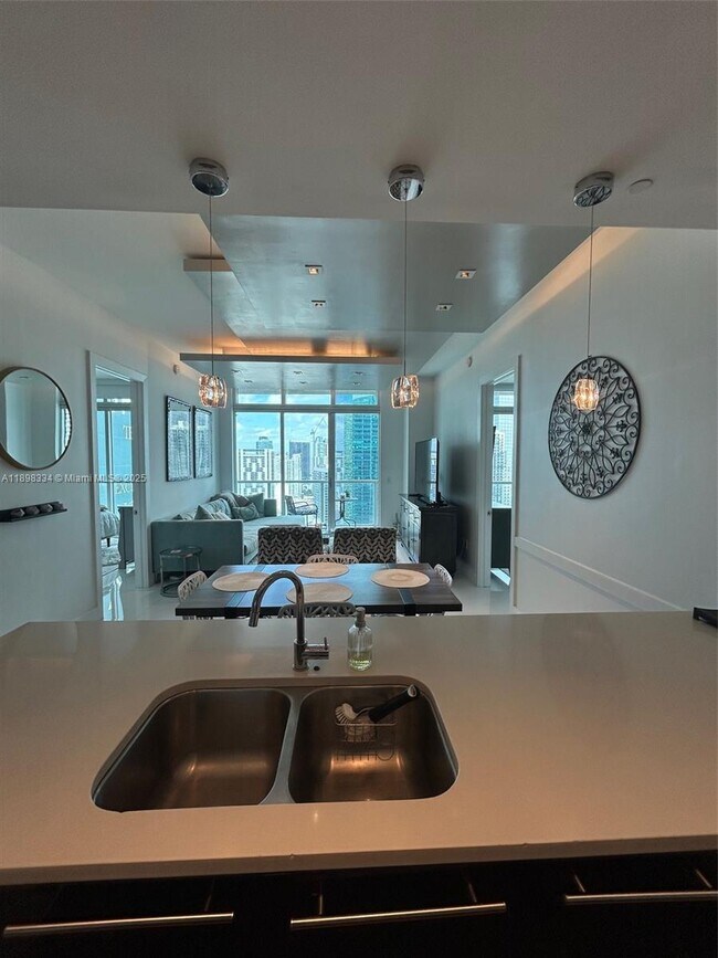 Building Photo - 500 Brickell Ave