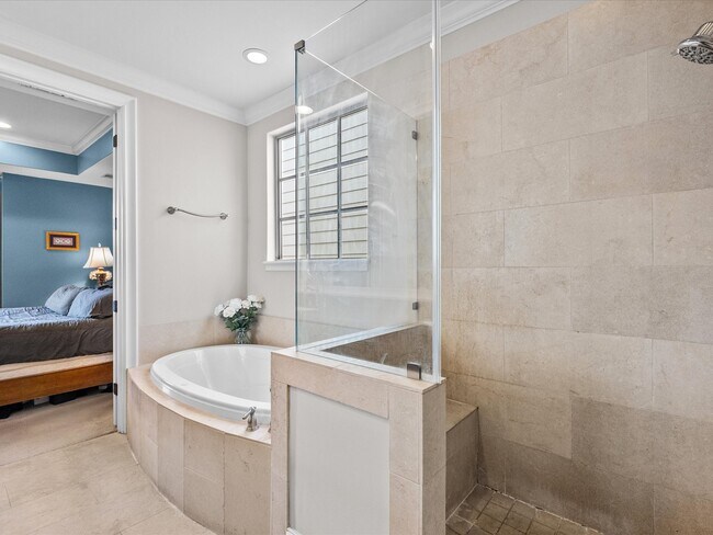 Building Photo - 1616 Rosewood St