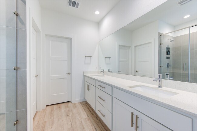 Building Photo - 22534 Petrizzi Ln