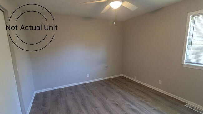 Building Photo - 7220 N Moberly Dr