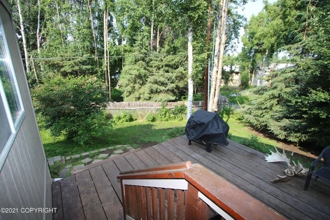 Building Photo - 3 Bedroom South Anchorage Townhouse!