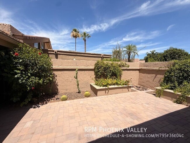 Building Photo - 7826 E San Miguel Ave