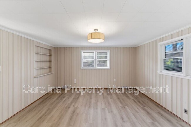 Building Photo - 2405 Greenland Ave