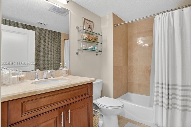 Building Photo - 1200 Hillsboro Mile