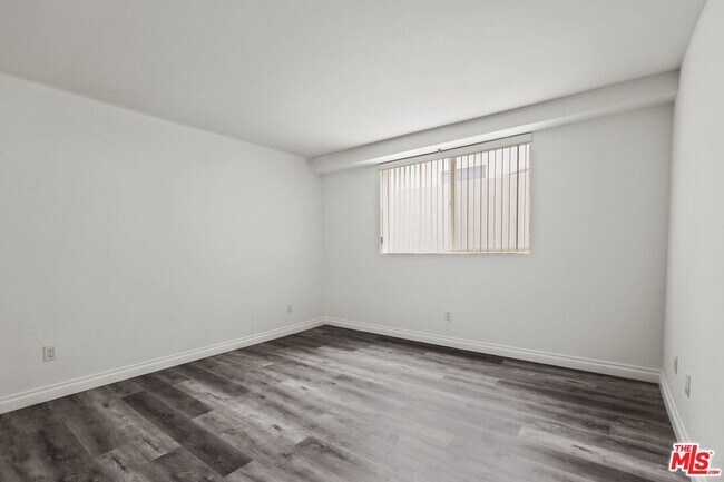 Building Photo - 1605 Stoner Ave