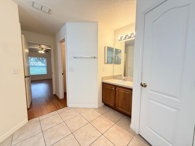 Building Photo - 10438 Vista Pines Loop