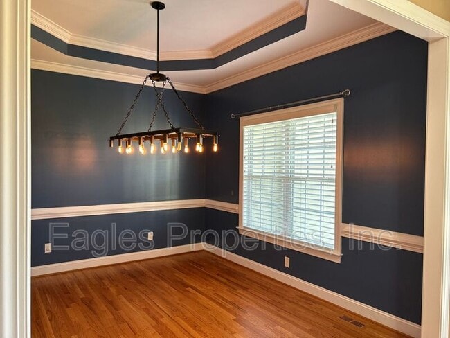 Building Photo - 304 Glenn Laurel Dr