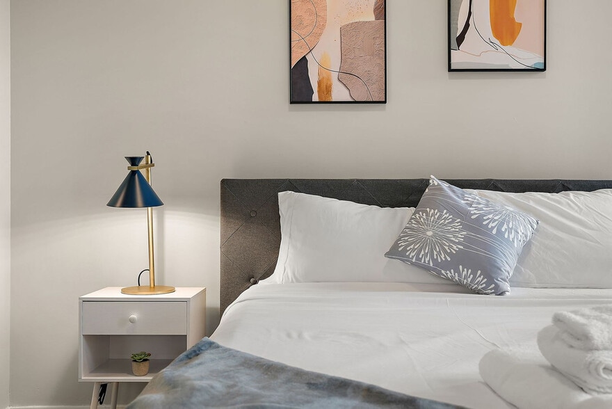 Building Photo - 1410 Nicollet Ave