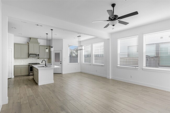 Building Photo - 12946 Rio Mariano Ln