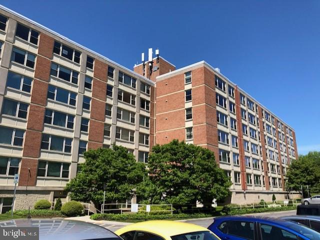 Building Photo - 4401 Roland Ave