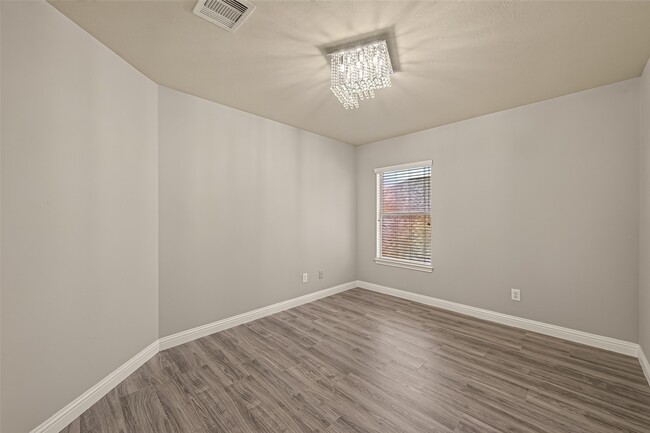 Building Photo - 12819 Wisteria Park Dr