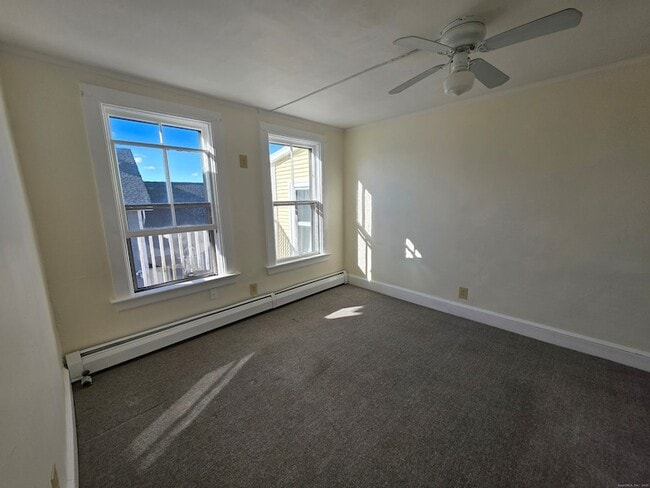 Building Photo - 110 Main St