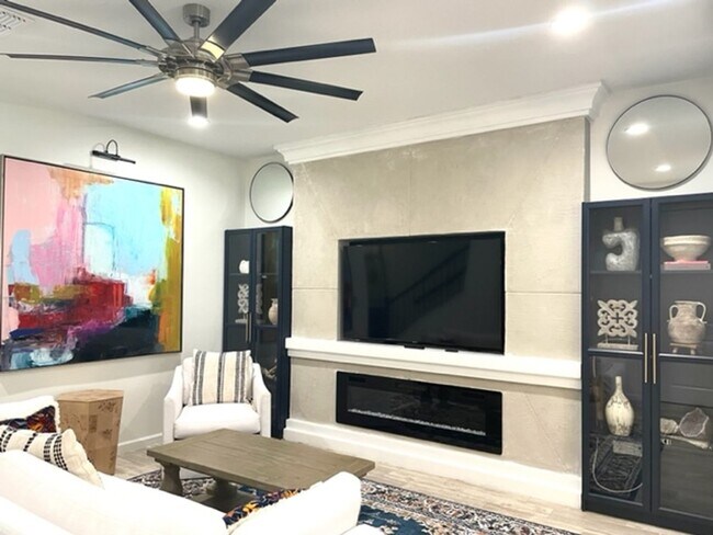 Building Photo - 3/2.5 ANNUAL/FURNISHED OPTION- GORGEOUS To...