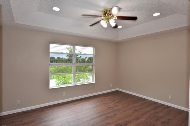Building Photo - 10395 Little Mustang Way