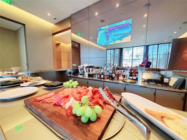 Building Photo - 18975 Collins Ave