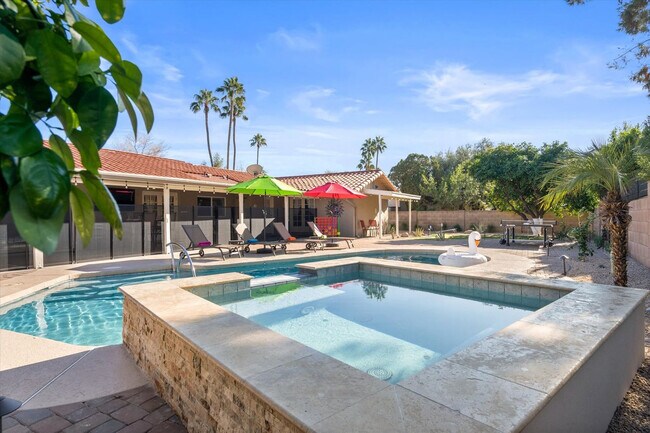 Building Photo - 14836 N Moon Valley Dr