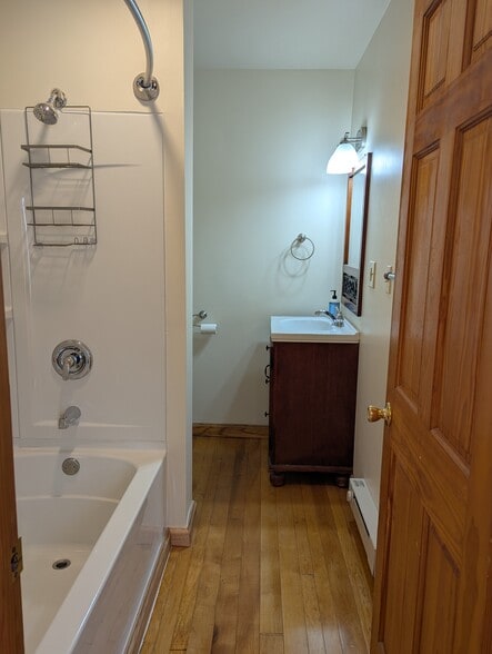 Building Photo - 139 S Esselstyne St