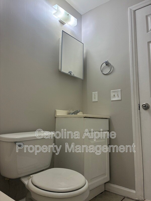 Building Photo - 110 N Webb St