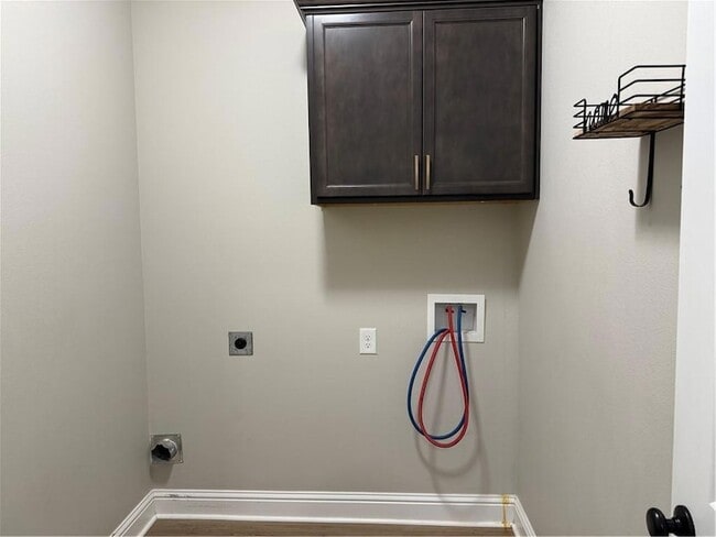Building Photo - 557 Claiborne Trails Dr