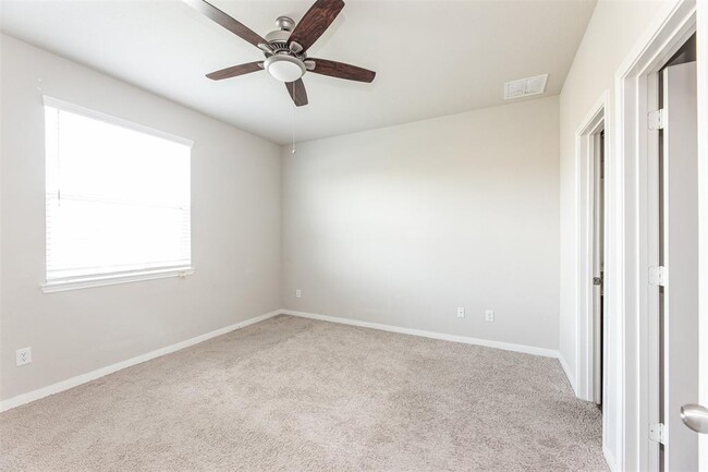Building Photo - 3007 Orchid Ranch Dr