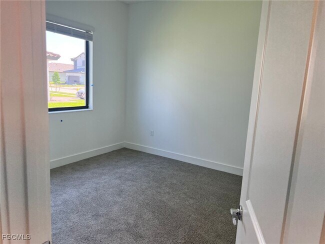 Building Photo - 5101 Isidora Ln
