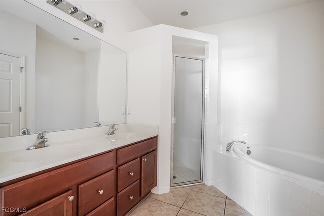 Building Photo - 1107 SW 6th Ct